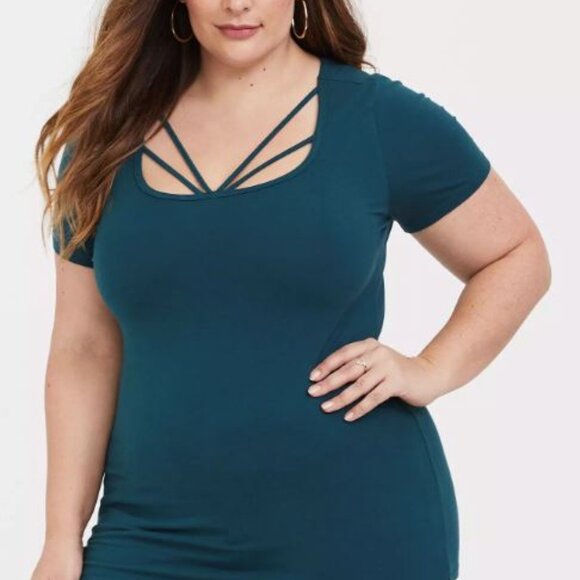 Torrid 5x Foxy Scoop Neck Strappy Tee - Picture 3 of 3
